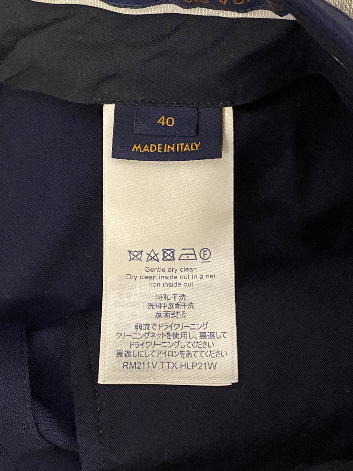 Louis Vuitton Louis Vuitton navy pleated shorts 40 Size US 30 / EU 46 - 8 Thumbnail