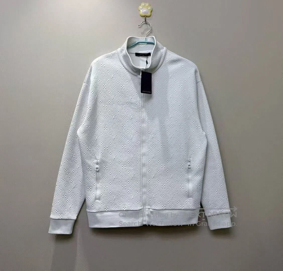 Louis Vuitton Louis Vuitton LV Embossed Logo Jacket. Size US XXL / EU 58 / 5 - 1 Thumbnail