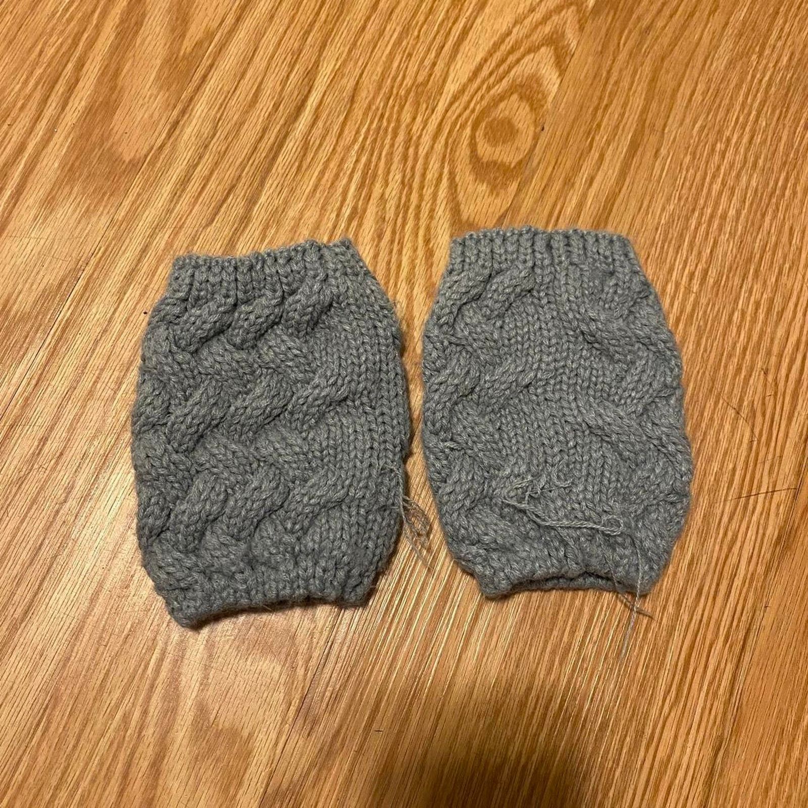 Other grey knit hand-warmers Size ONE SIZE - 2 Thumbnail