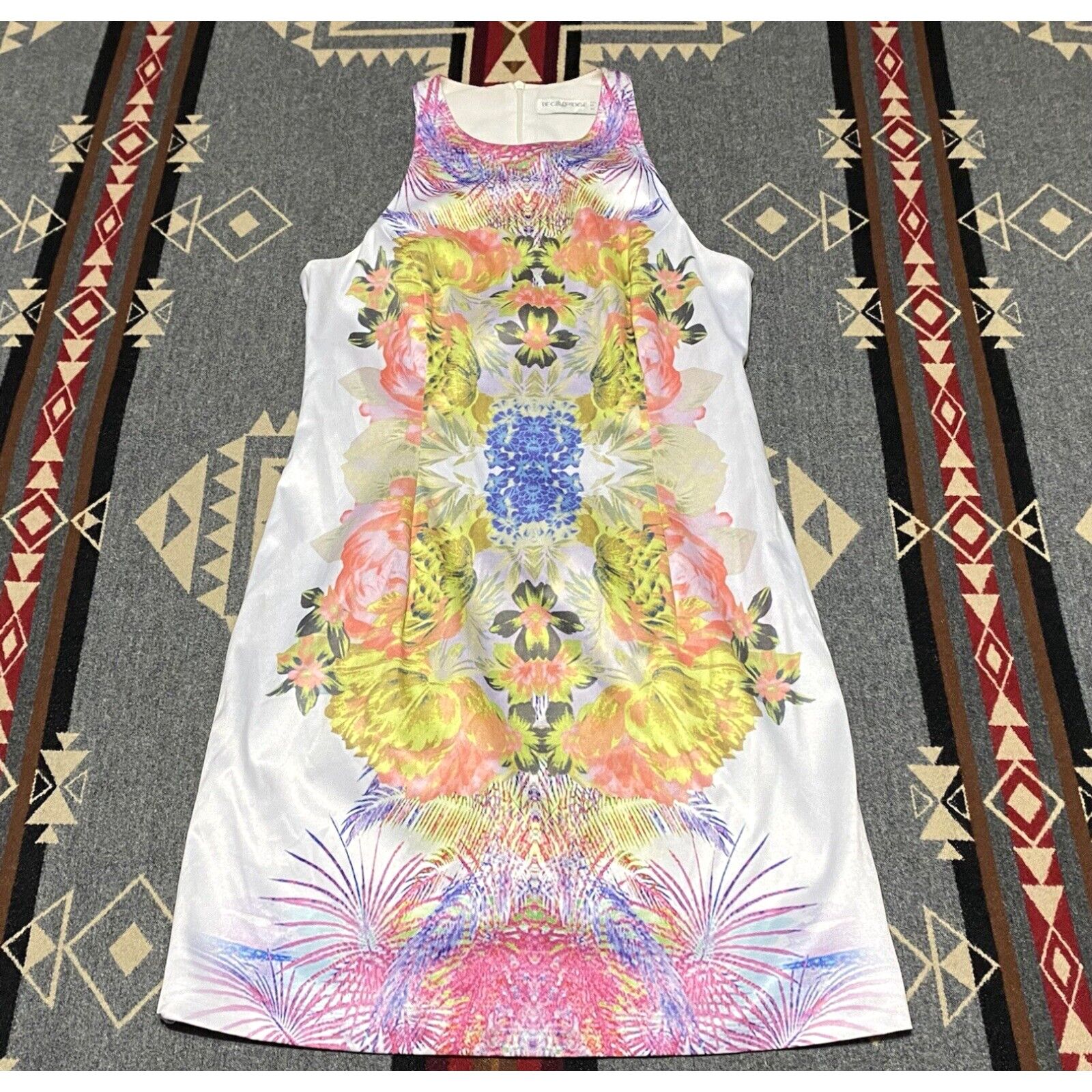 image of Bec Bridge Bec & Bridge Poly Blend Floral Sleeveless Shift Dress Lines Size 4 Us Br in White, Women