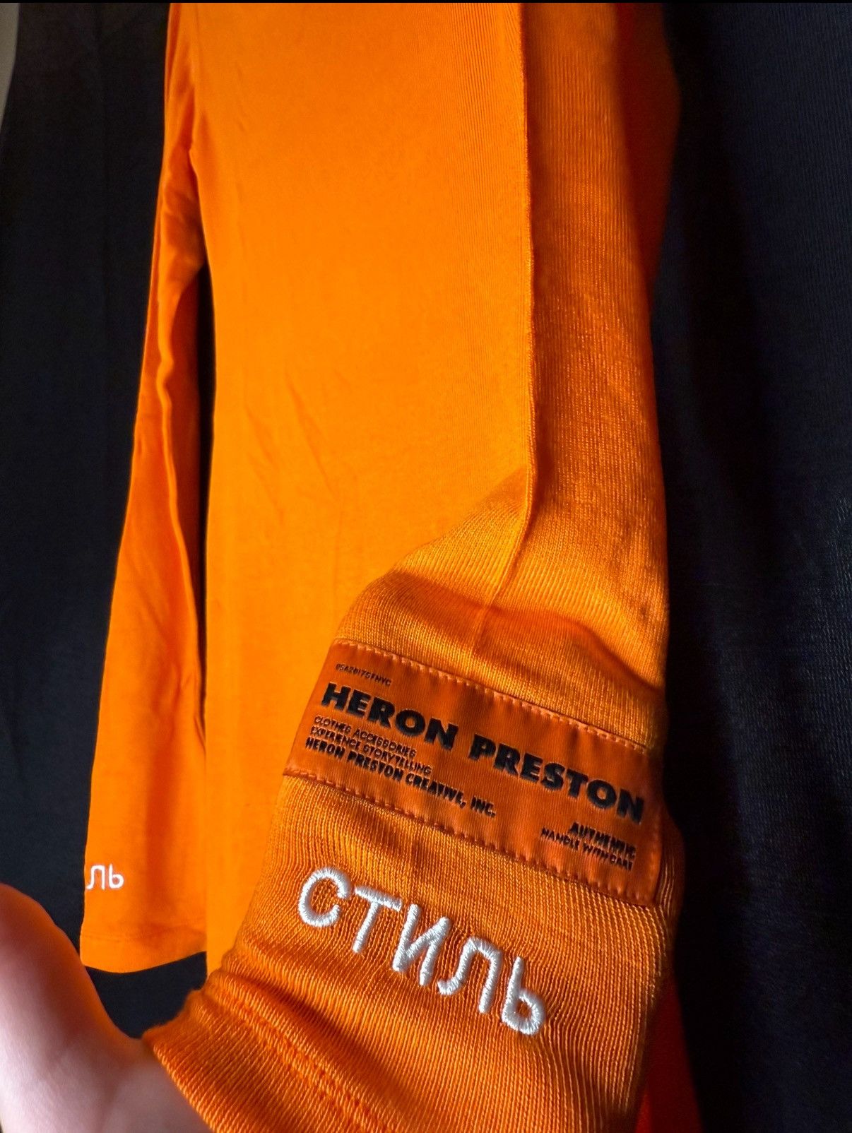 Heron Preston Heron Preston Orange “СТИЛЬ” Mock Neck Long Sleeve Top Size XS / US 0-2 / IT 36-38 - 4 Thumbnail
