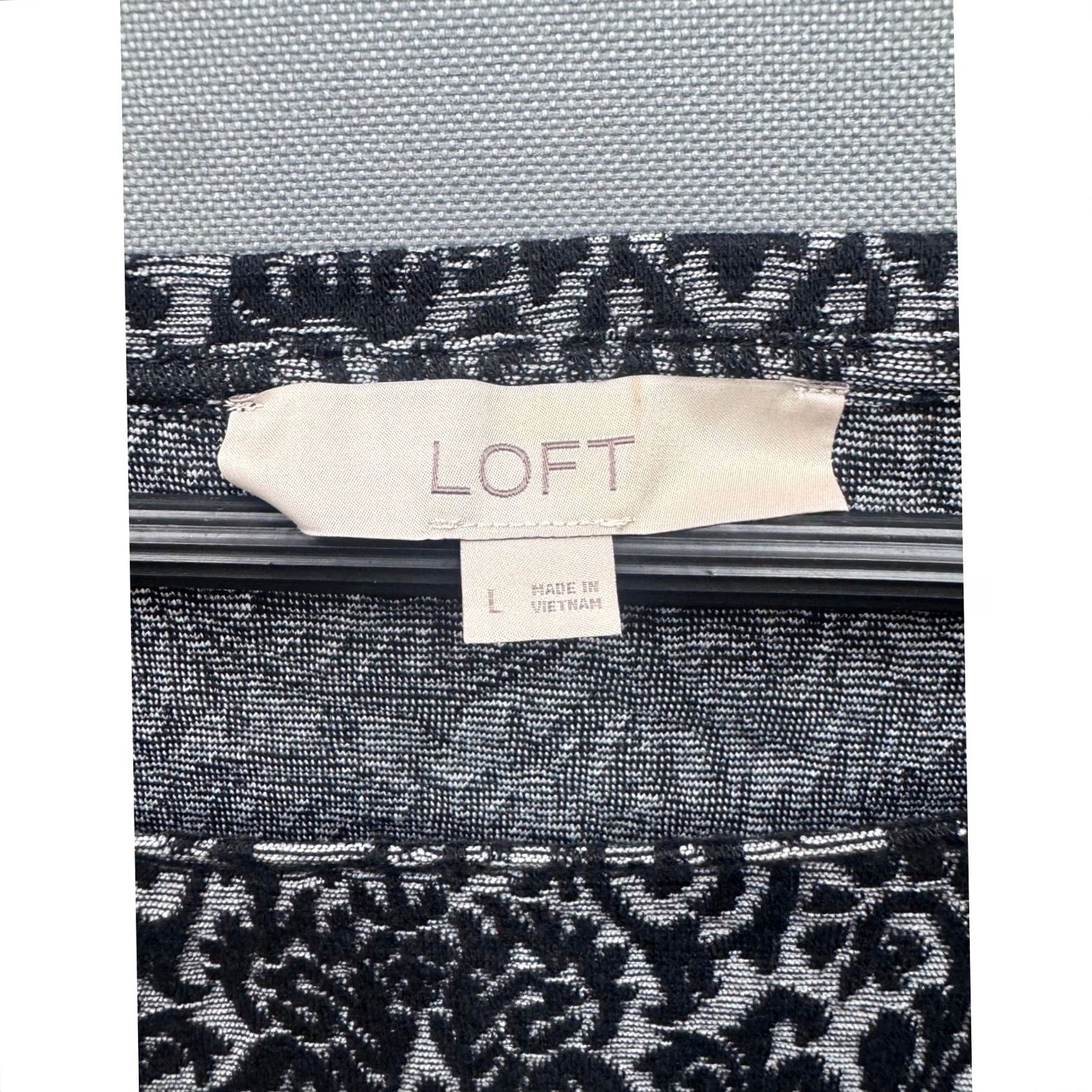 Loft LOFT Blouse Women Black Gray Damask Print Long Sleeve Top L Size L / US 10 / IT 46 - 6 Thumbnail