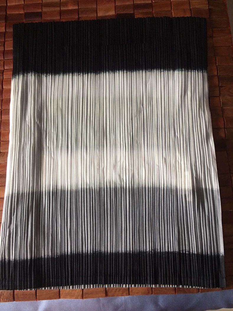 Issey Miyake Issey Miyake size:3 Black and white pleated ink-wash top Size XS / US 0-2 / IT 36-38 - 3 Thumbnail