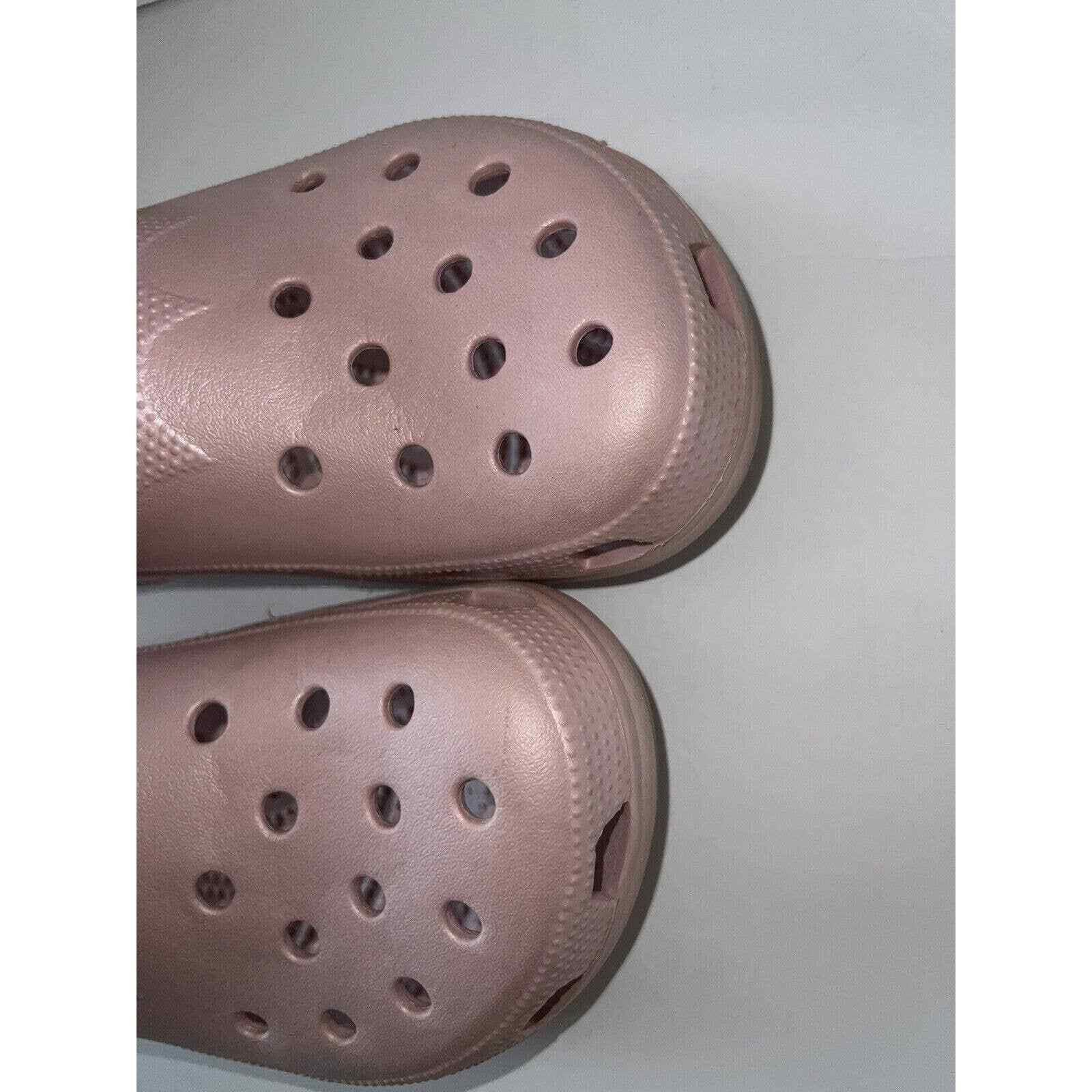 Crocs Classic Clog Blush Pink Women 10-11 / Men 8-9. Gently Used. Size US 10 / IT 40 - 3 Thumbnail