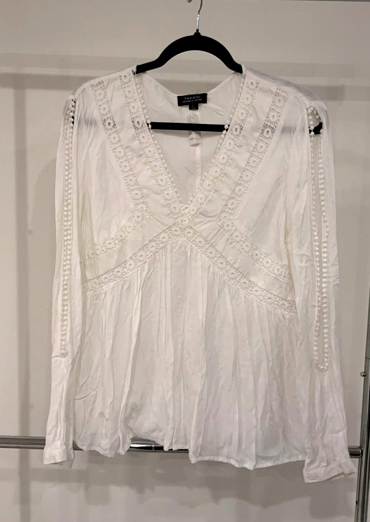 Elie Tahari Elegant Tahari White Blouse with Lace Details Size L / US 10 / IT 46 - 1 Thumbnail