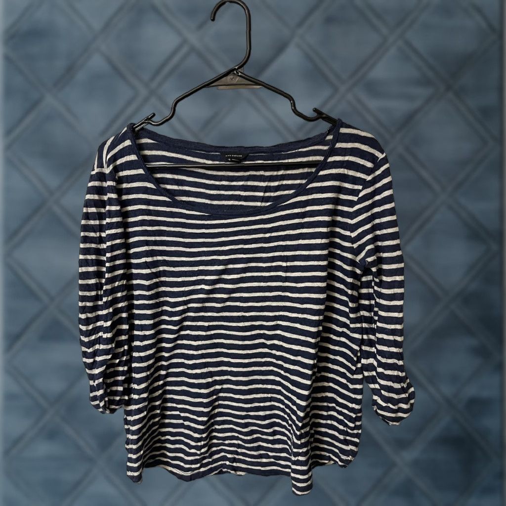Ann Taylor Ann Taylor Blue striped 3/4 sleeve top Women M Round Neck Pullover Casual Business Workwear All Seasons Easy Care Size M / US 6-8 / IT 42-44 - 1 Thumbnail