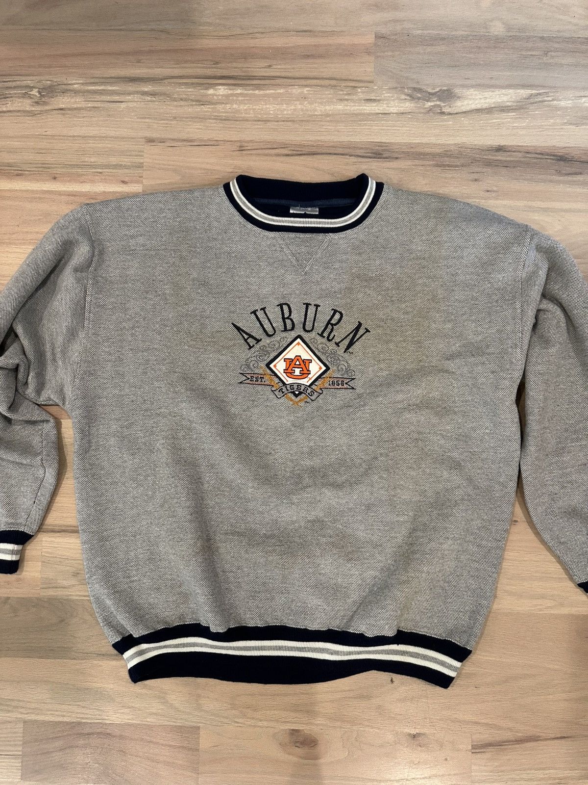 Vintage Vintage Auburn University Tigers Embroidered Crewneck Large Size US L / EU 52-54 / 3 - 1 Thumbnail