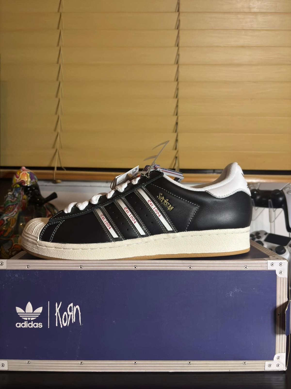 Adidas Adidas Superstar Korn 30th Anniversary edition in Core Black Size US 10 / EU 43 - 3 Thumbnail