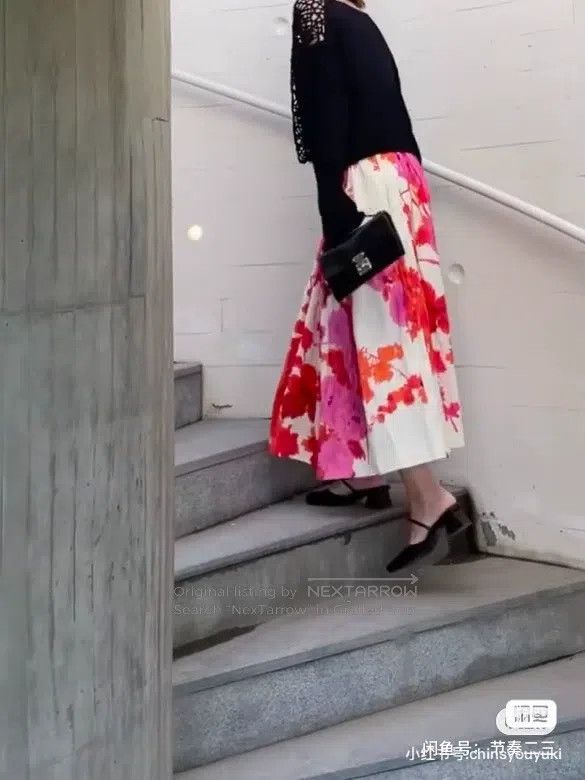 Dries Van Noten Dries Van Noten size:38 Printed skirt, pleated skirt Size 22" - 2 Thumbnail