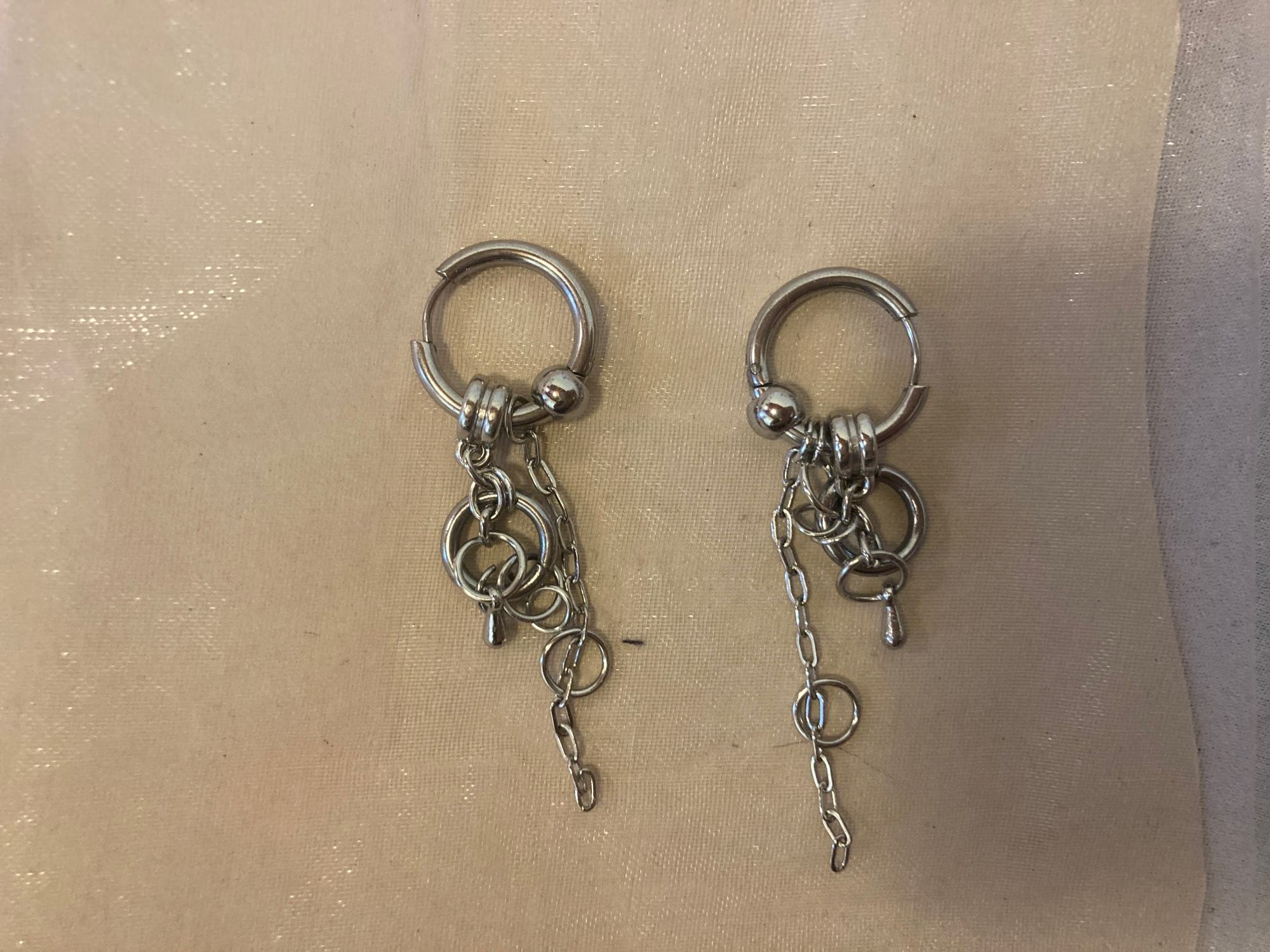 Jewelry Y2k punk grunge goth edgy dangly chain earrings (1pair) Size ONE SIZE - 2 Thumbnail