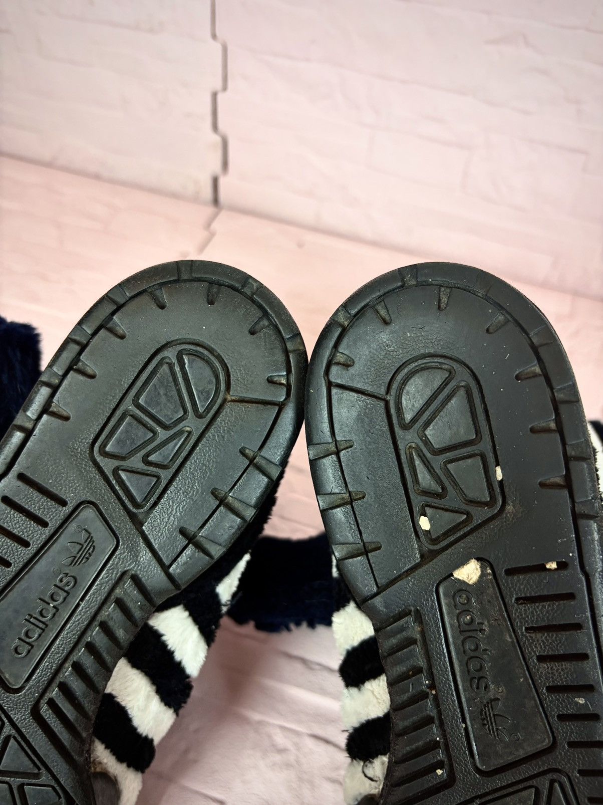 Adidas Adidas x jeremy scott panda shoes Size US 9.5 / EU 42-43 - 6 Thumbnail
