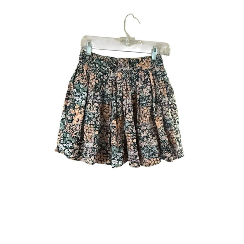 American Eagle Outfitters American Eagle Outfitters Black and Cream Floral Mini Skirt Size 28" / US 6 / IT 42 - 3 Thumbnail