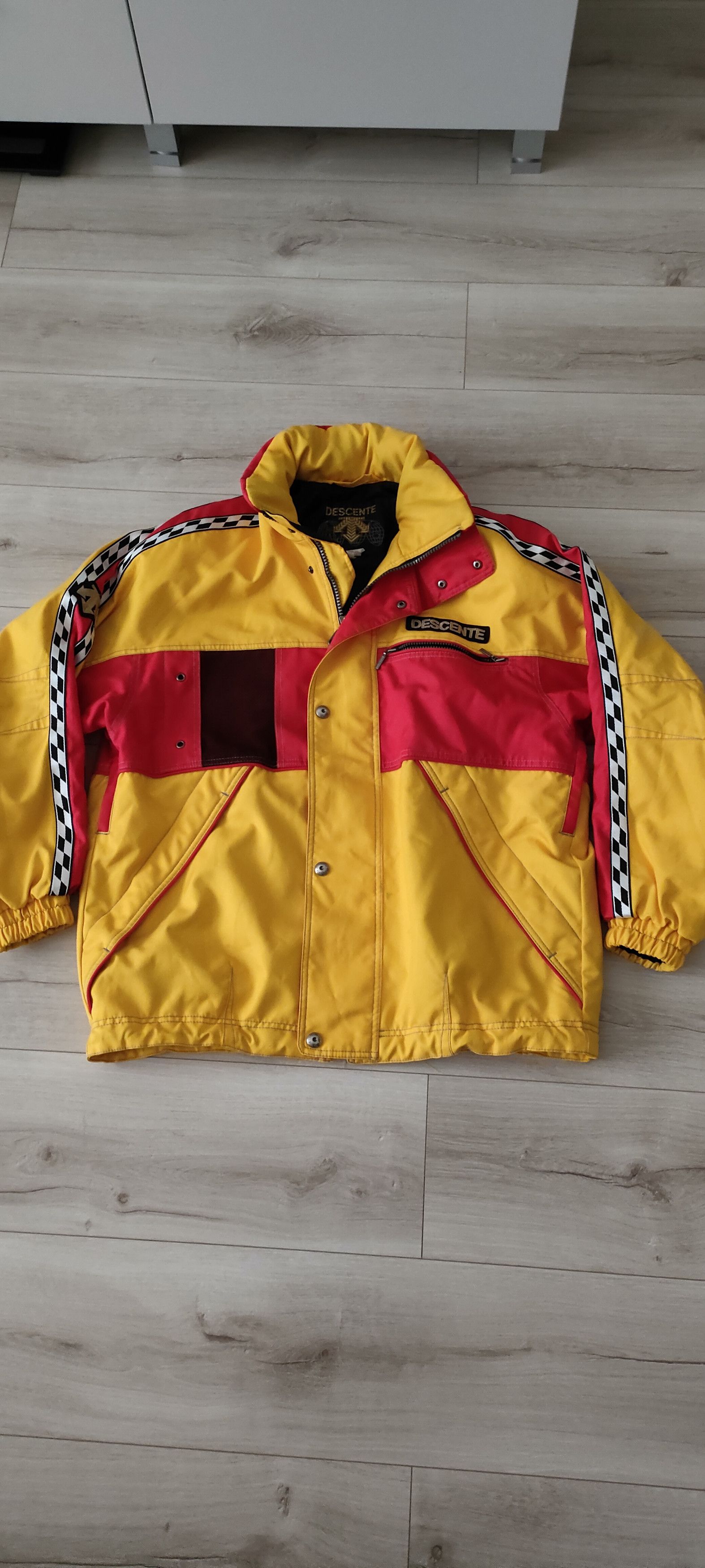 Vintage descente ski jacket