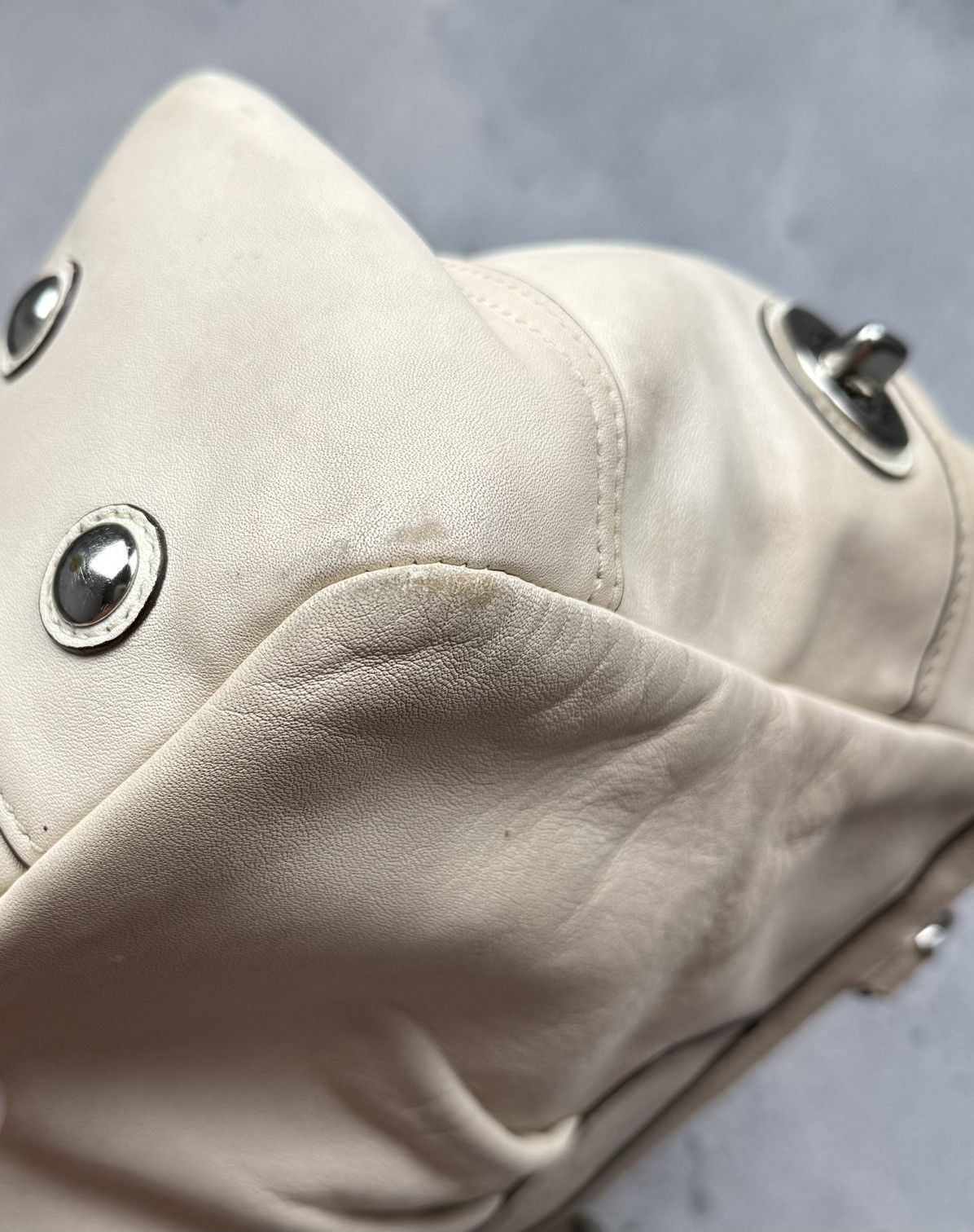 Coach Vintage Coach Beige Leather Tote Bag With Charm Turnlock Size ONE SIZE - 18 Thumbnail