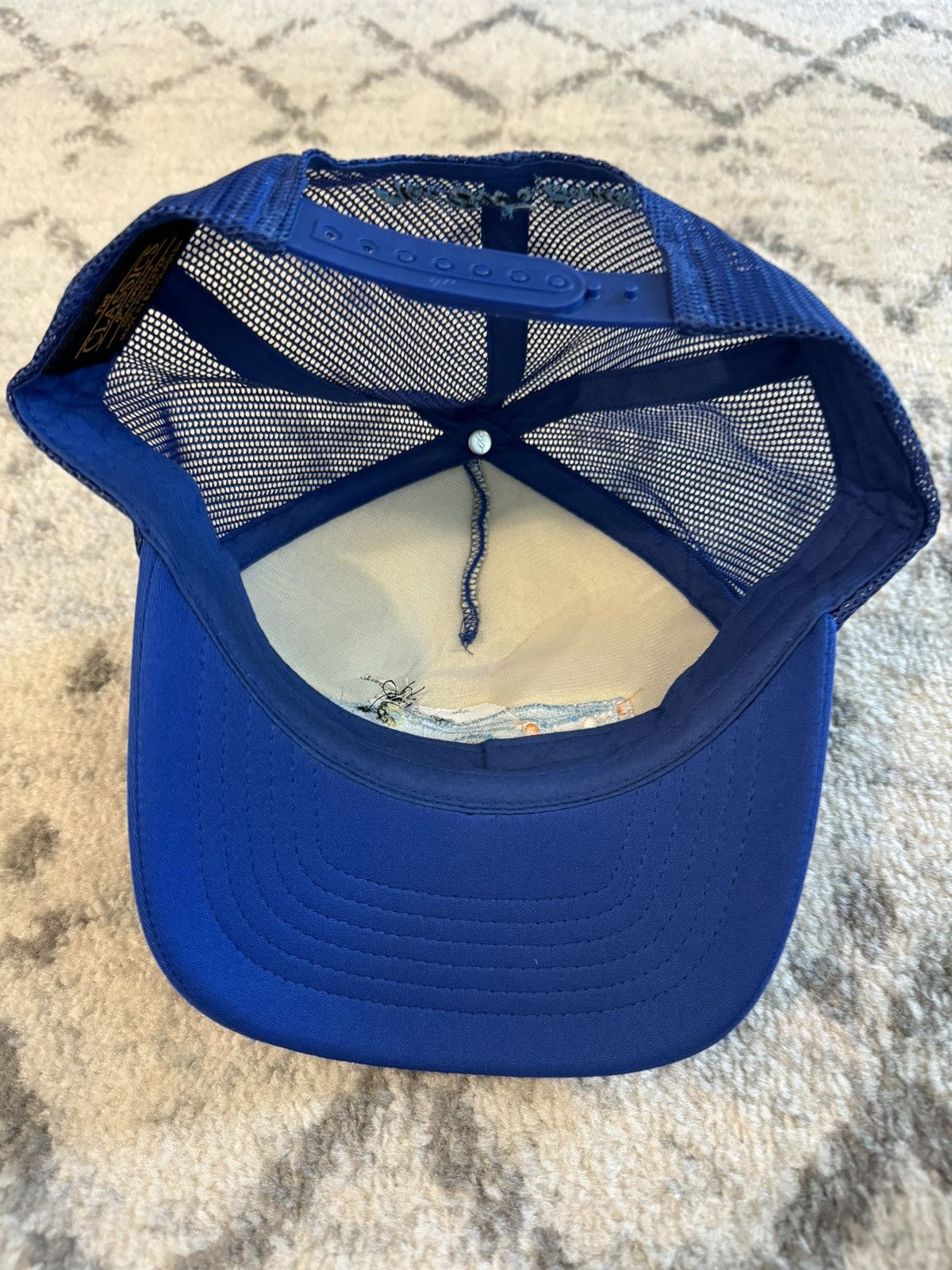 Yupong The Bee’s Earth Trucker Hat Size ONE SIZE - 3 Thumbnail