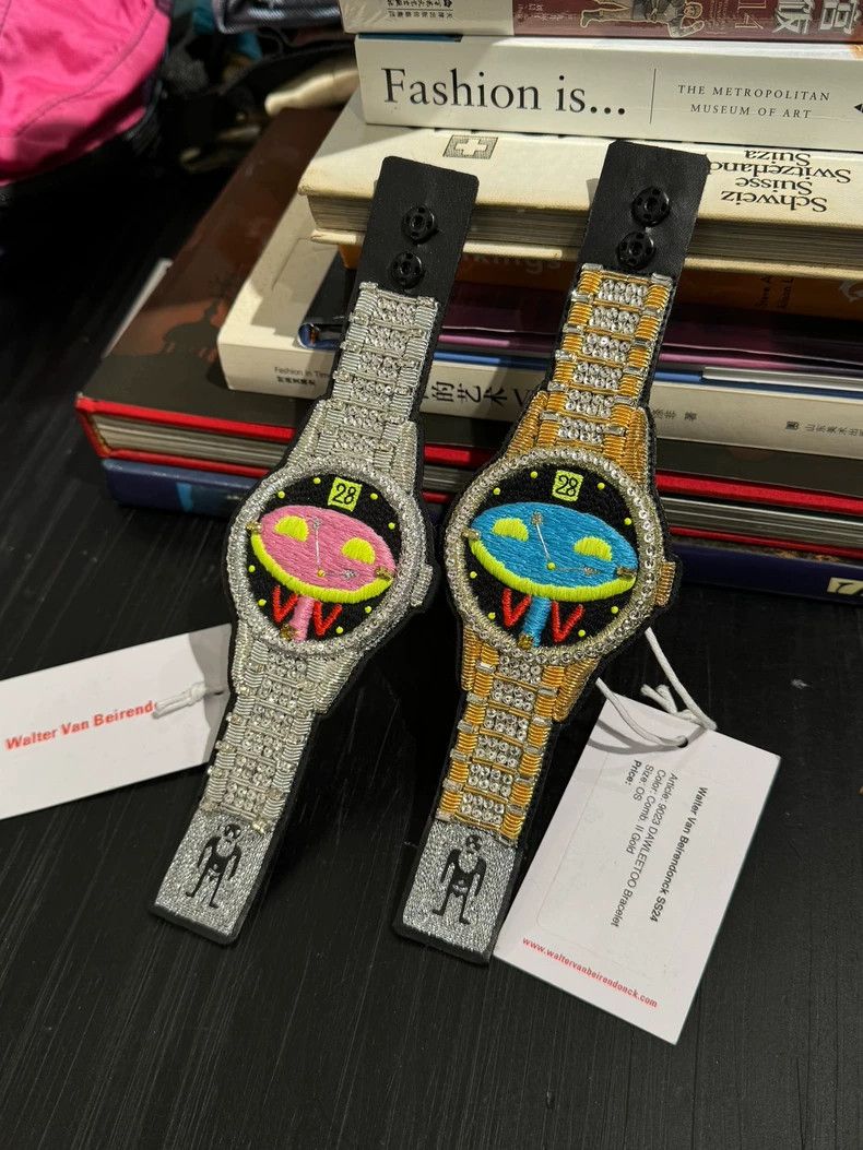 Walter Van Beirendonck walter van beirendonck SS24 Indian handmade beaded watch Size ONE SIZE - 7 Thumbnail