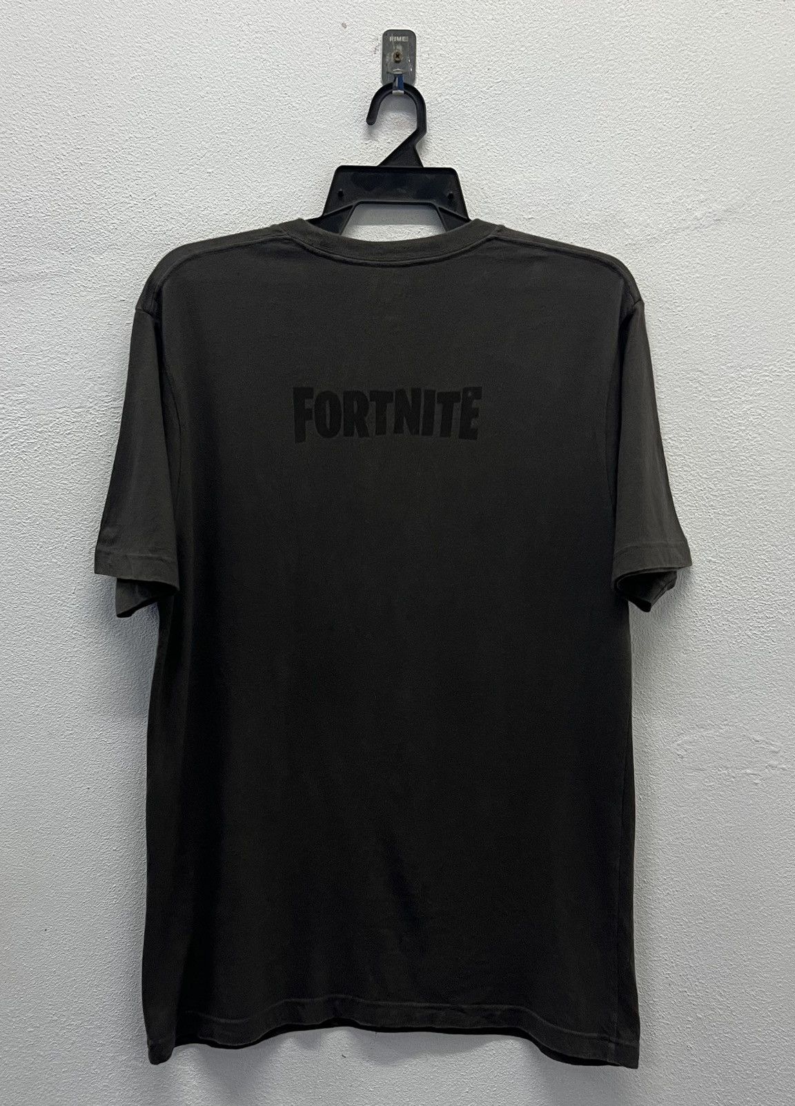 Anime × Vintage 🔥grailsale🔥 VINTAGE UNIQLO FORTNITE SHIRT Size US L / EU 52-54 / 3 - 2 Thumbnail