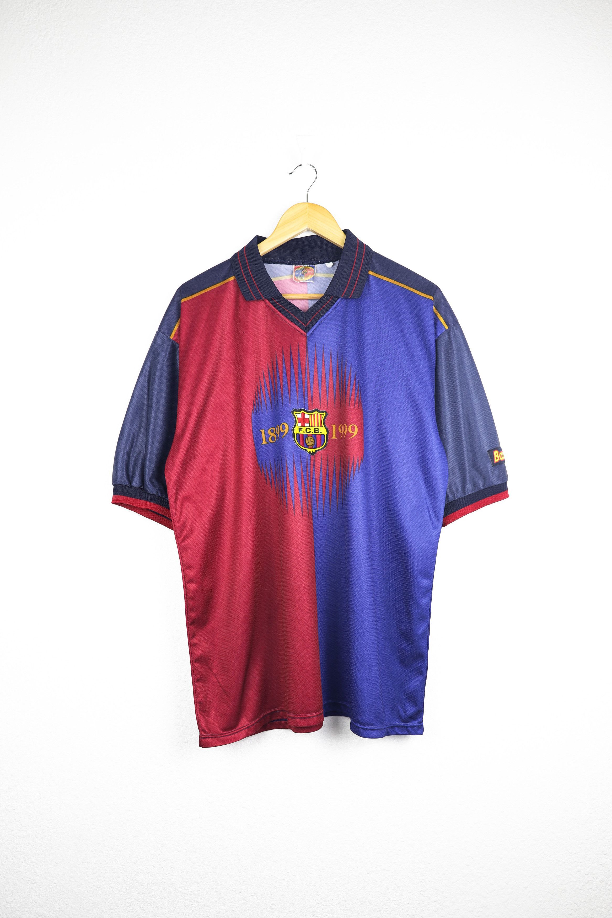 Vintage Vintage F.C. Barcelona "Rivaldo" 1999 Soccer Jersey T-shirt Size US XL / EU 56 / 4 - 1 Thumbnail