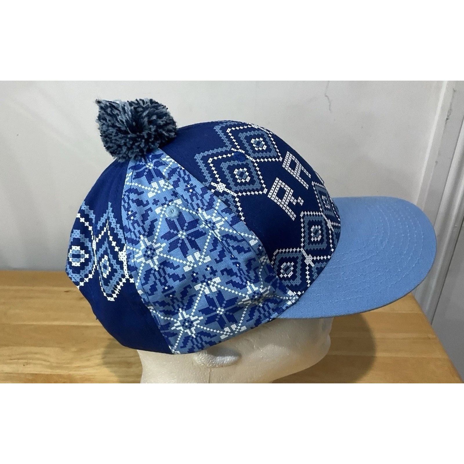 Other Tampa Bay Devil Rays Hat Cap Blue Snowflakes Pom Holiday Size ONE SIZE - 3 Thumbnail