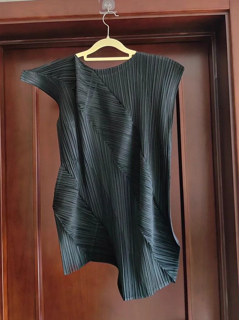 Issey Miyake Issey Miyake size:one size Black pleated kelp vest Size S / US 4 / IT 40 - 3 Thumbnail
