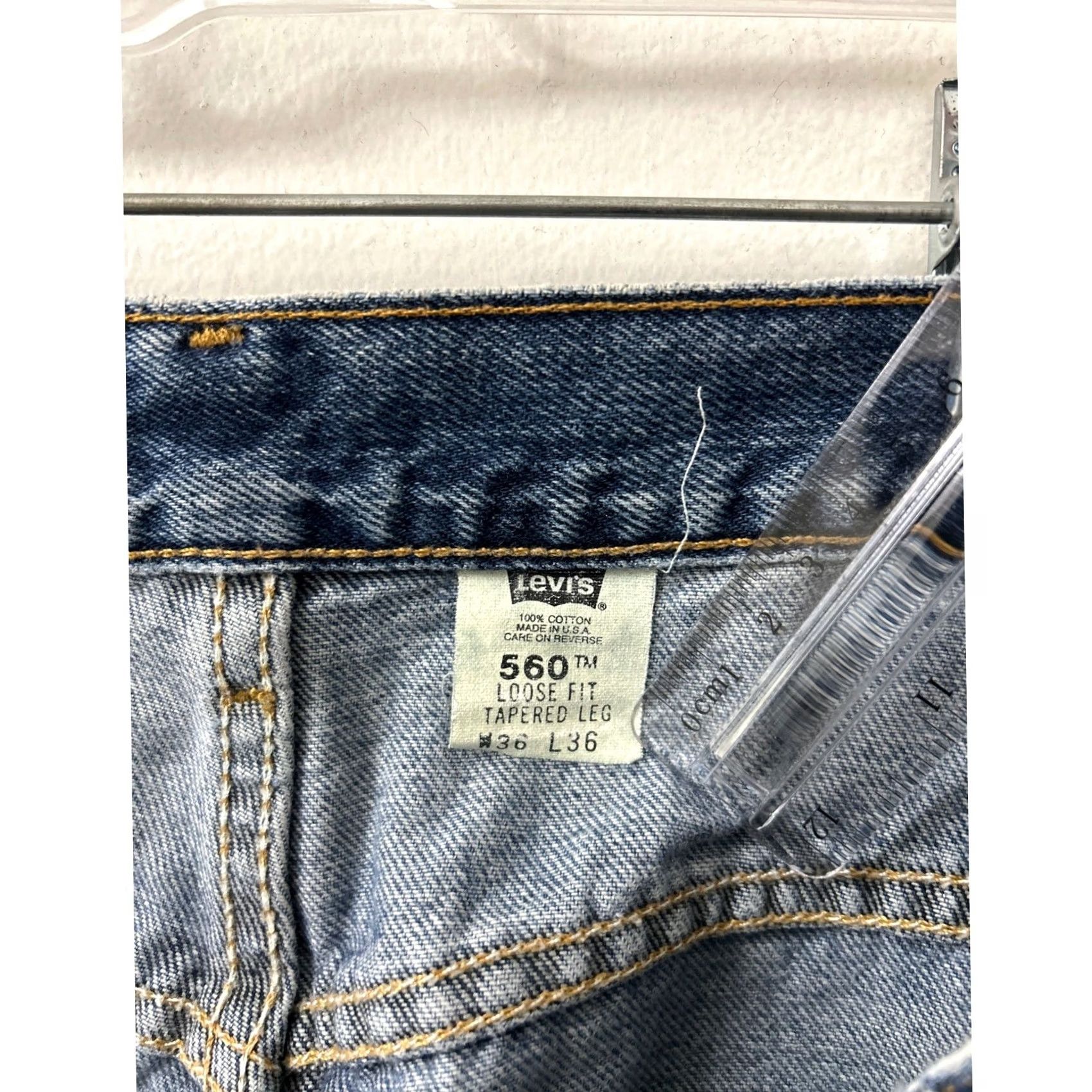 Levi's VINTAGE Levi's 560 Jeans Mens 36x35 Blue Made In USA Loose Fit Tapered Leg Mens Jeans Blue 90s Levi's 560 Fit Relaxed Denim Size US 36 / EU 52 - 3 Thumbnail