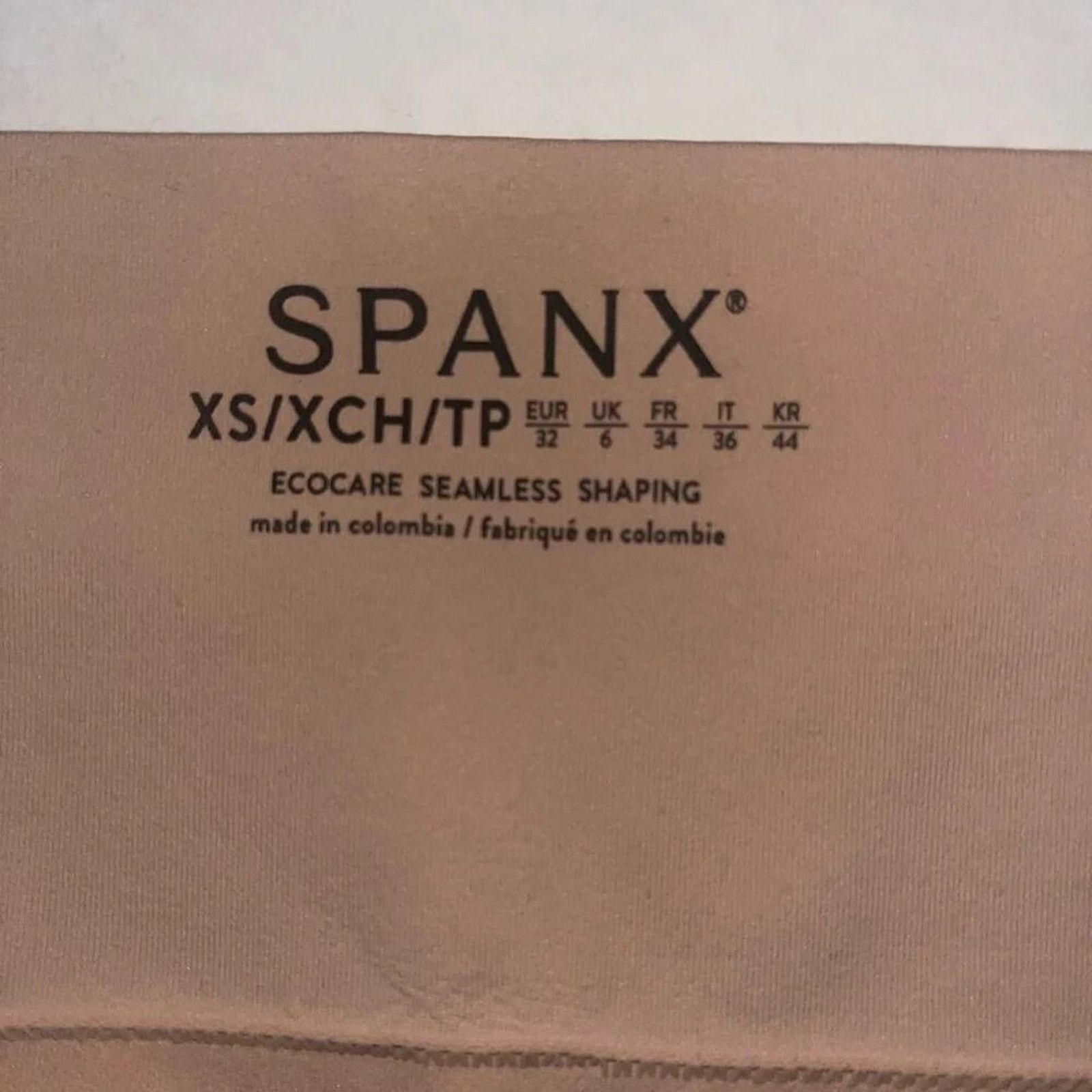 Spanx Spanx® Ecocare Everyday Shaping Thong, size XS. Size ONE SIZE - 4 Thumbnail