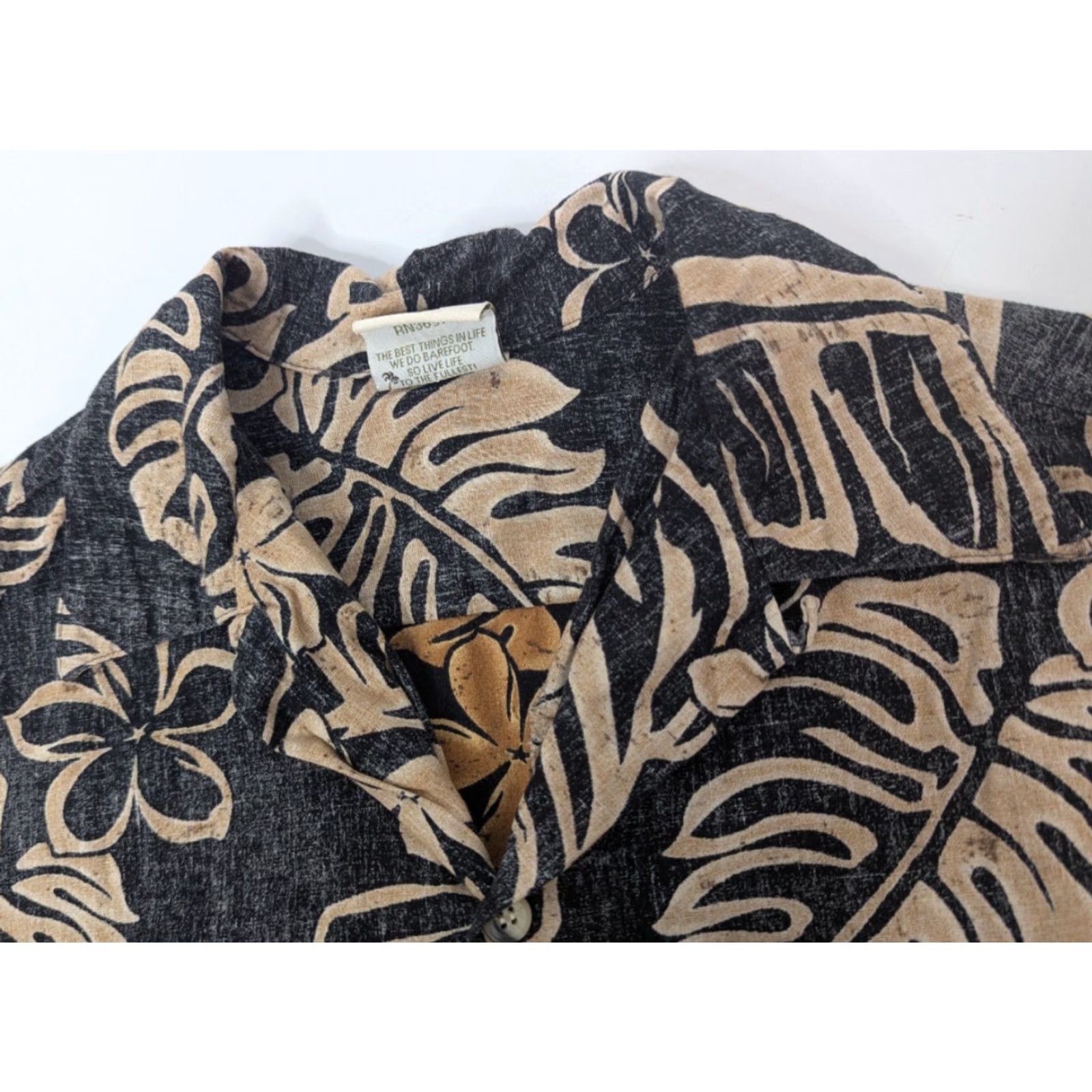 Vivobarefoot VTG Go Barefoot Shirt Men's M Beige Palm Hawaiian Aloha Floral Short Sleeve Button-Up Collared Pocket Tropical 100% Cotton Size US M / EU 48-50 / 2 - 6 Thumbnail
