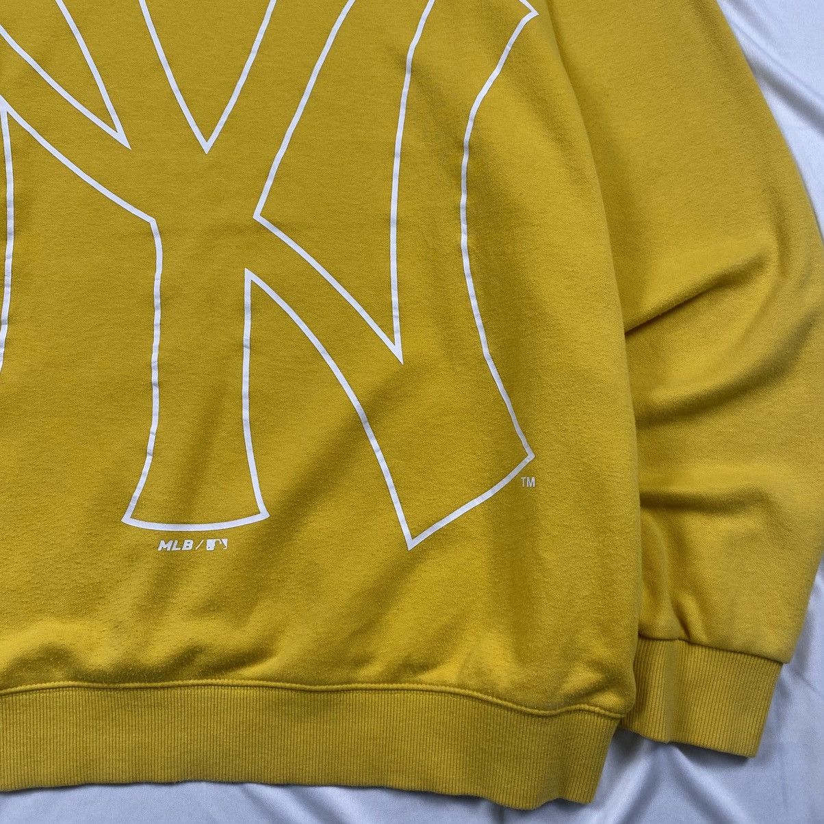 MLB Rare MLB New York Yankees Mustard Crewneck Size US XXL / EU 58 / 5 - 3 Thumbnail