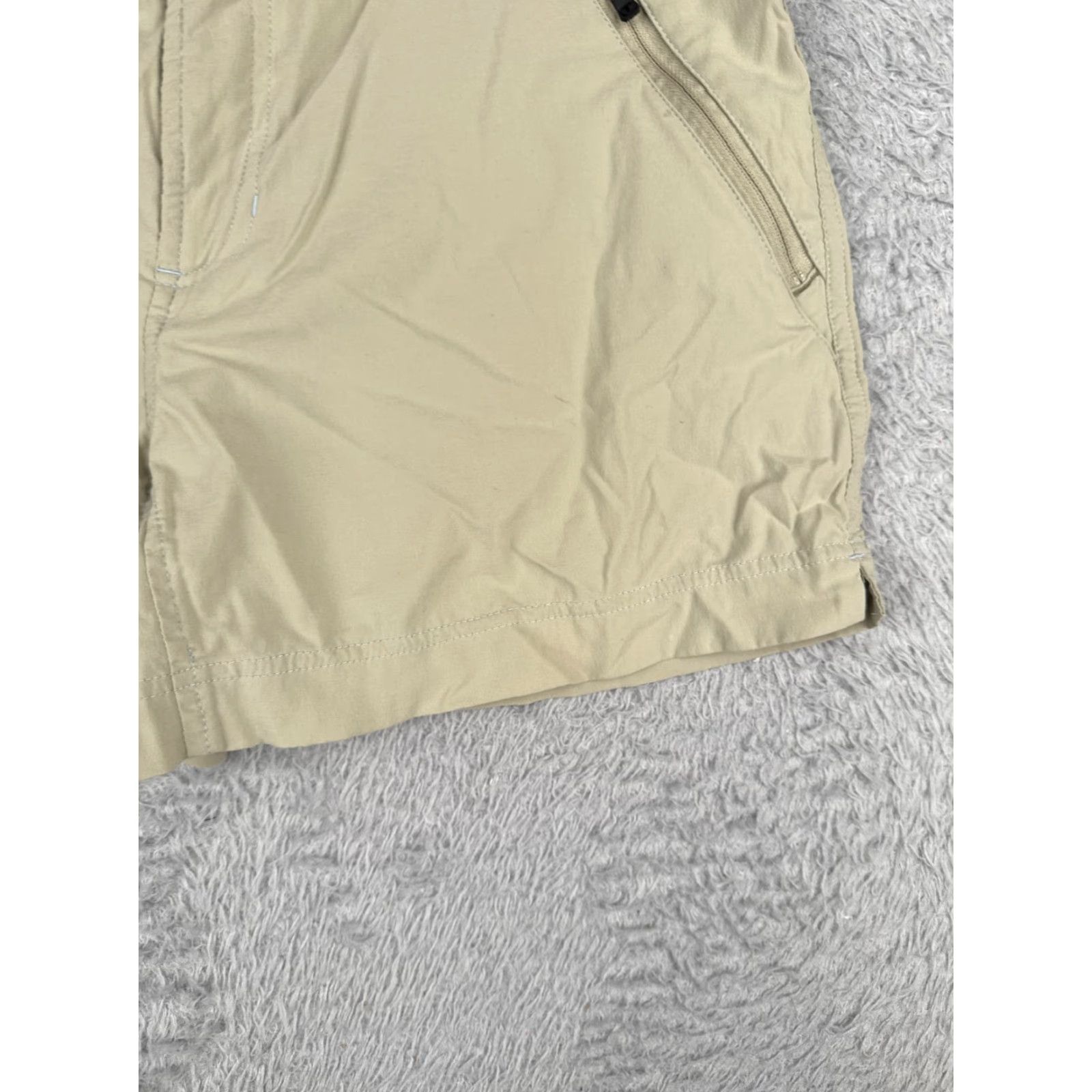 Vintage VINTAGE Columbia Women's Shorts 8 Beige Utility Nylon Blend Zip Pockets Hiking Camp 32x4 Size 27" / US 4 / IT 40 - 2 Thumbnail