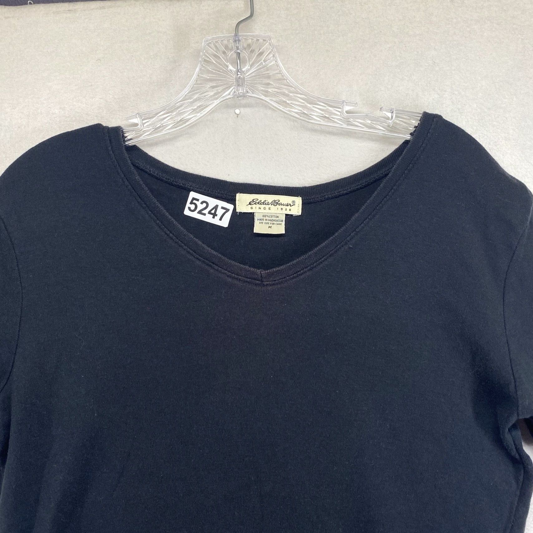 Eddie Bauer VINTAGE Eddie Bauer T-Shirt Men’s Medium Black Short Sleeve V-Neck Jersey Casual Classic Size US M / EU 48-50 / 2 - 3 Thumbnail