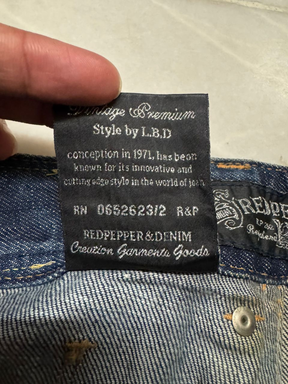Japanese Brand 💥Insane Flared Red Pepper Butterfly Embroidery Mudwash Jeans Size US 30 / EU 46 - 11 Thumbnail
