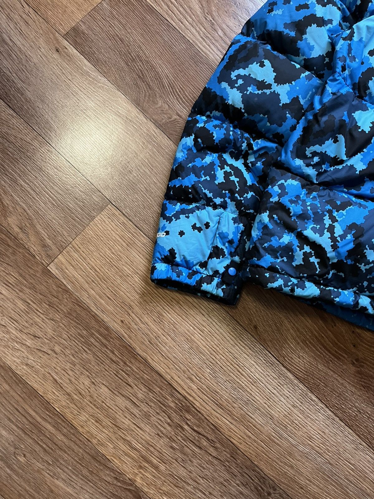 The North Face The North Face 1996 Retro Nuptse 700 Camo Jacket Size US S / EU 44-46 / 1 - 13 Thumbnail