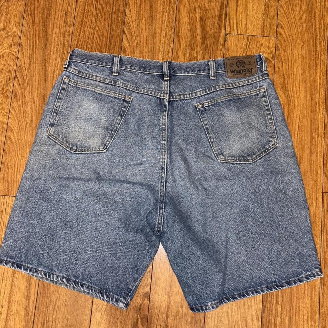 Wrangler Wrangler blue denim jorts Size 38” Size US 38 / EU 54 - 1 Thumbnail
