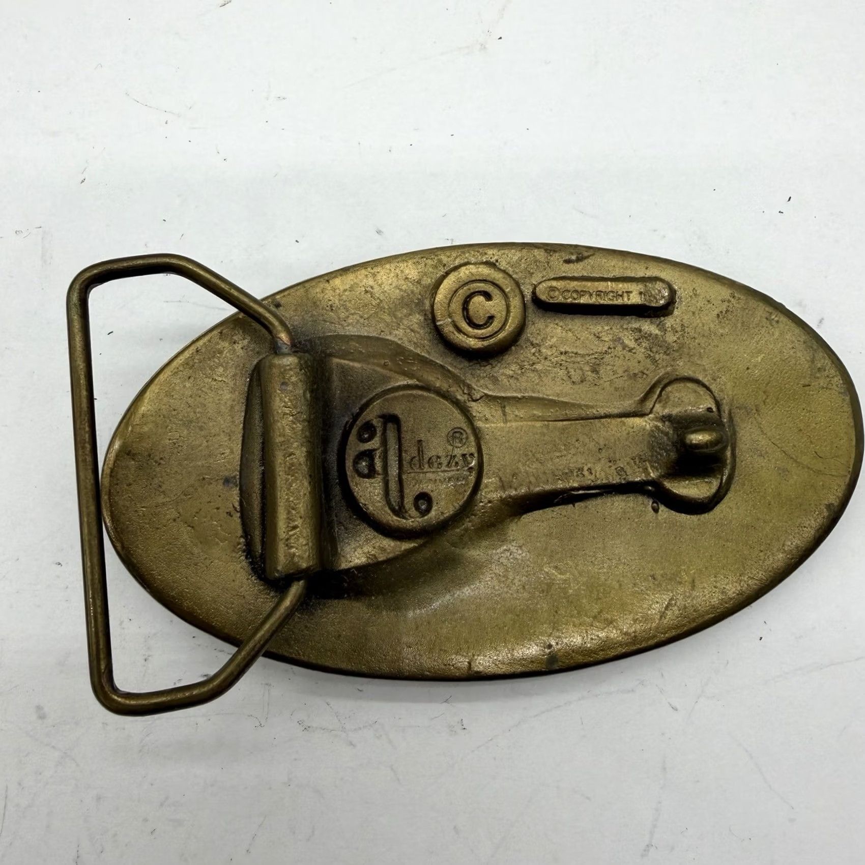 Vintage VINTAGE AJ DEZY Belt Buckle Skier Brass Enameled Bronze 1970s Downhill Cross County Adult Unisex Sports Size ONE SIZE - 5 Thumbnail