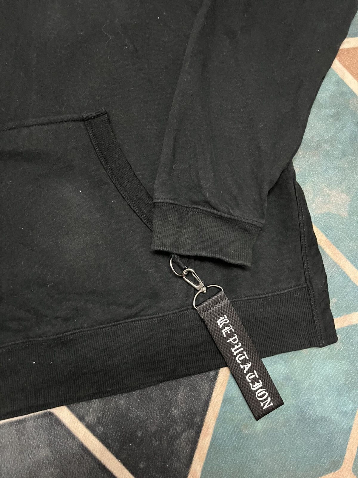 Band Tees 💥Taylor Swift REPUTATION Promo Album Hoodie Size US L / EU 52-54 / 3 - 6 Thumbnail
