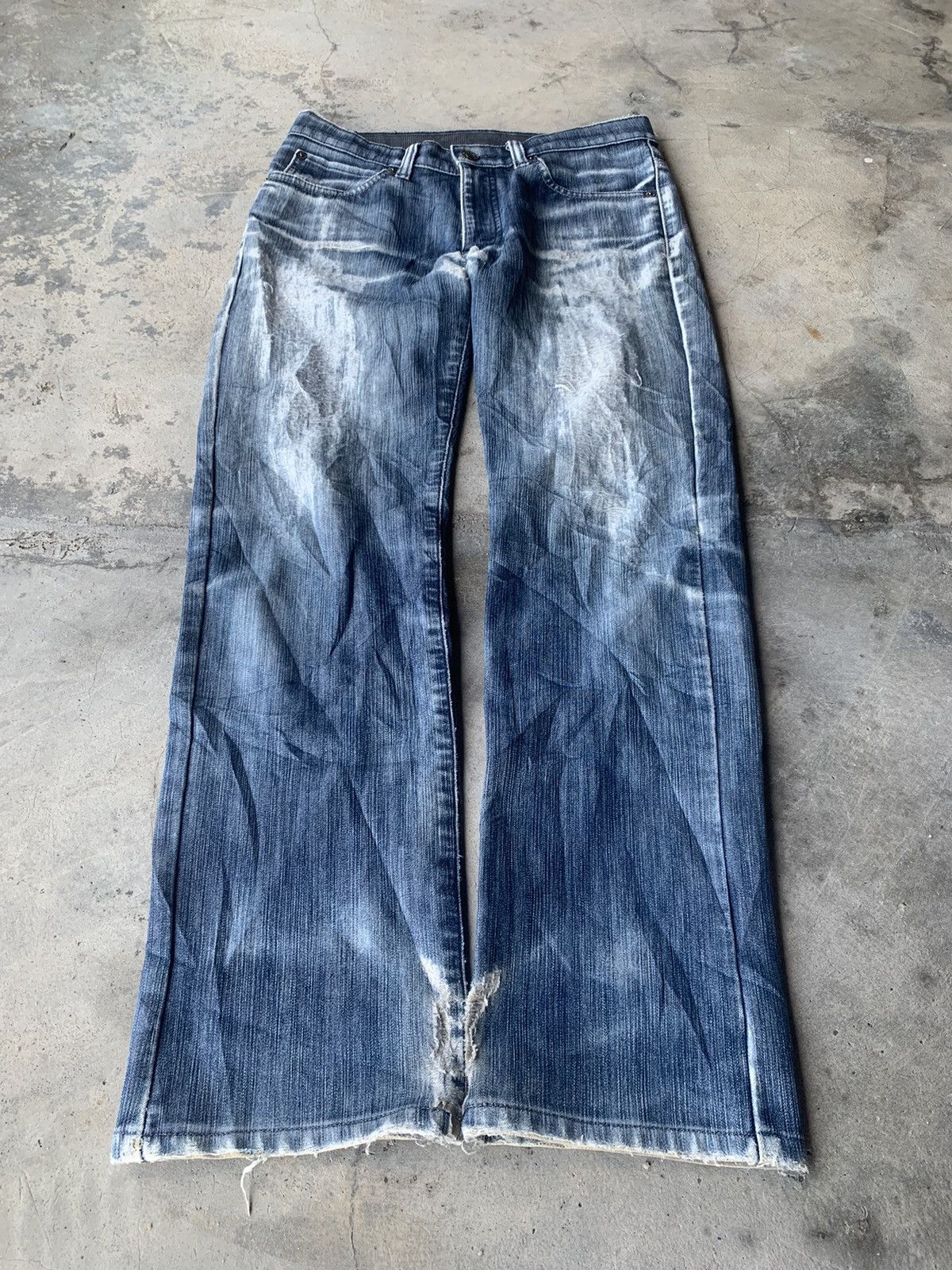 Edwin Distressed Edwin 503 made in Japan 🇯🇵 nice faded. Size US 31 - 1 Thumbnail