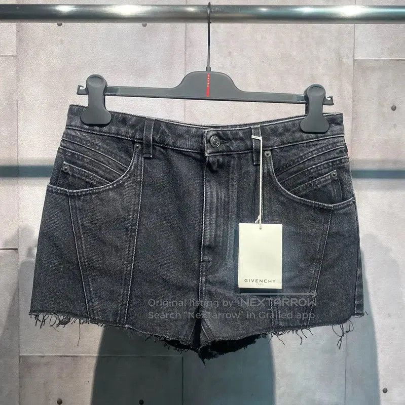 Givenchy Givenchy Black Cotton Ladies Shorts . Size 23" - 1 Thumbnail