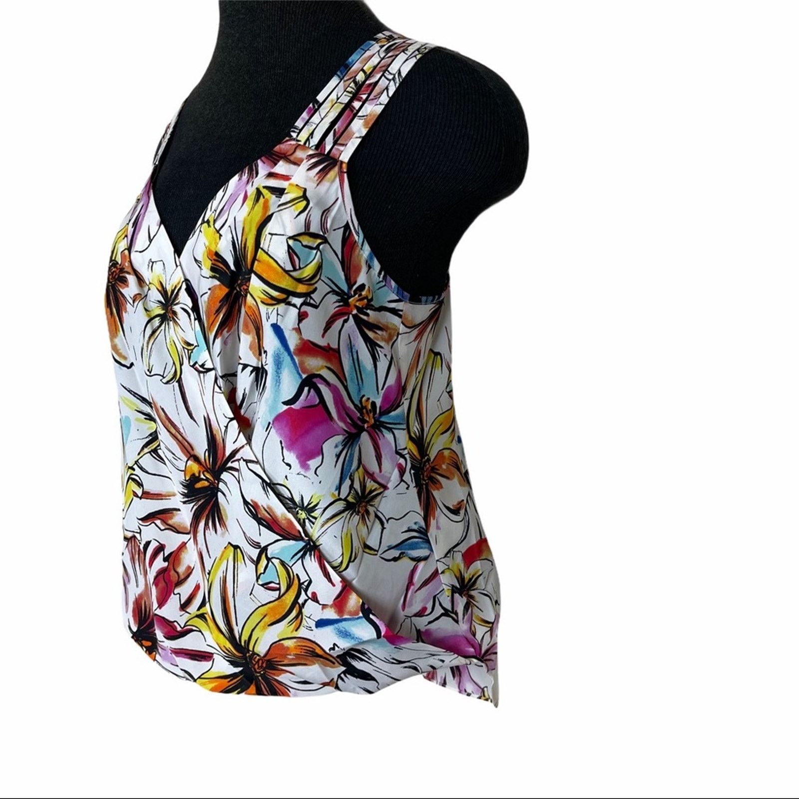 Amanda Uprichard Amanda Uprichard Floral Wrap Bubble Hem Top Small Size S / US 4 / IT 40 - 6 Thumbnail
