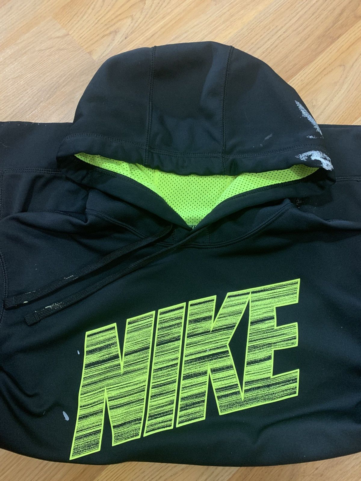 Nike Sz L - Nike Therma-Fit Hoodie Sweatshirt Paint Splatter 2014 Size US L / EU 52-54 / 3 - 15 Thumbnail