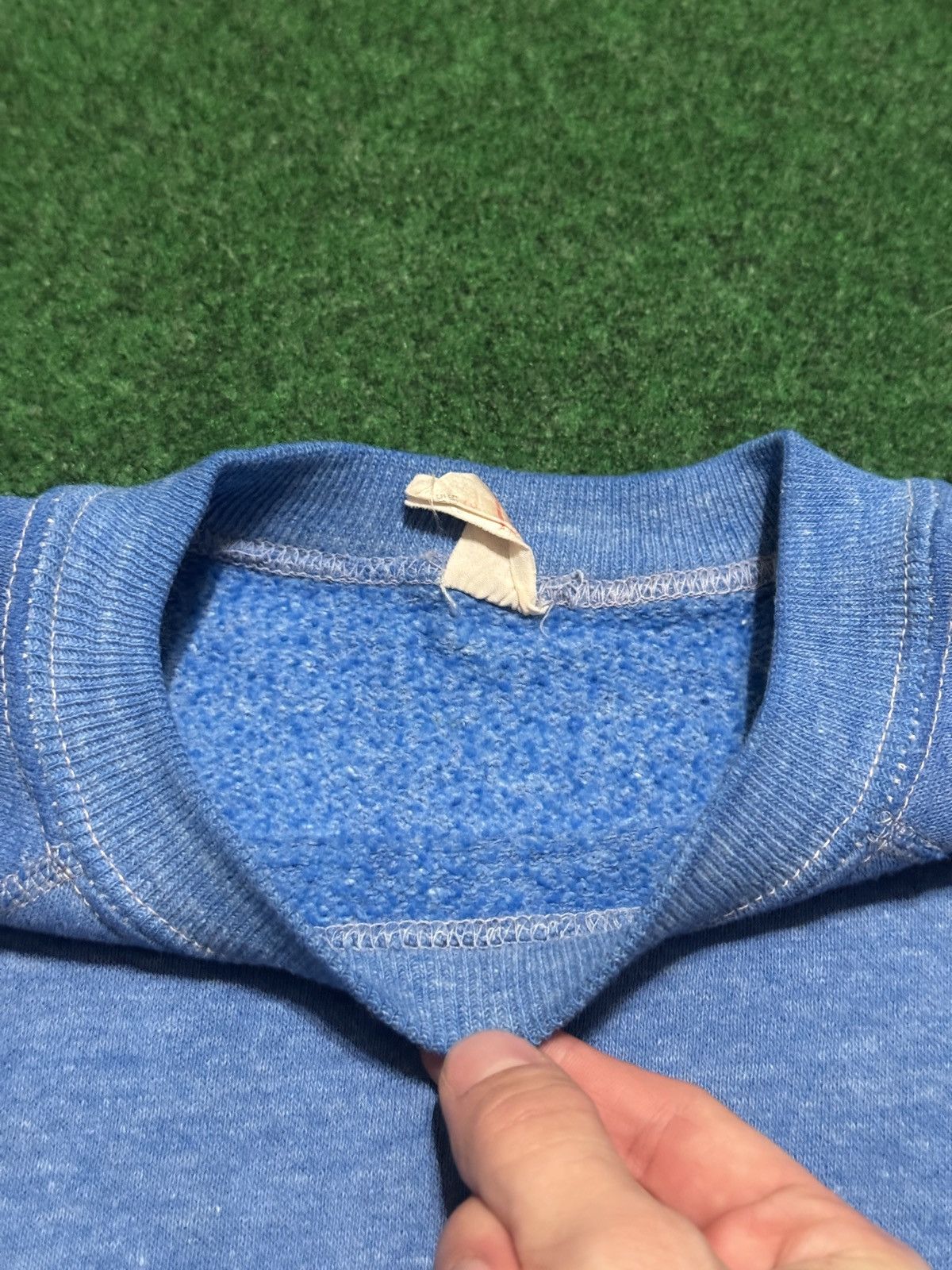 Vintage Vintage 70s Flocked Light Blue Faded XS 20x22 Sweatshirt Size US XS / EU 42 / 0 - 2 Thumbnail