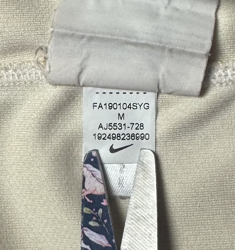 Nike Barcelona 2019 2020 Away Football Shirt Soccer Jersey Nike Size US M / EU 48-50 / 2 - 16 Thumbnail
