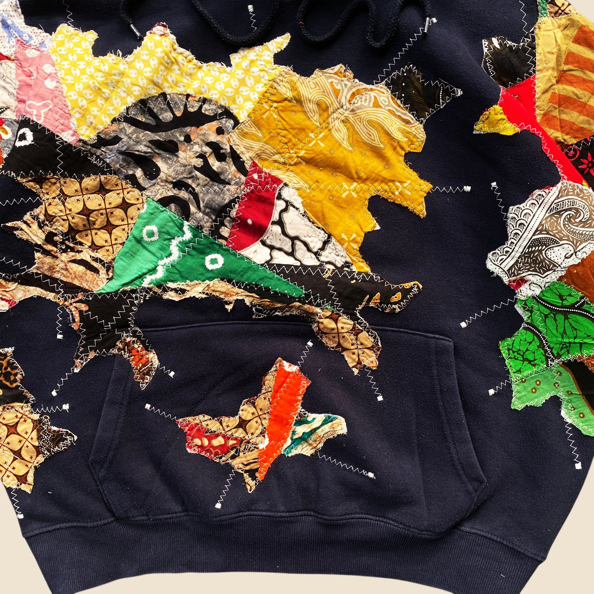Other REWORKED INDONESIAN HERITAGE BATIK PATCHWORKS HOODIE SIZE M Size US M / EU 48-50 / 2 - 4 Thumbnail
