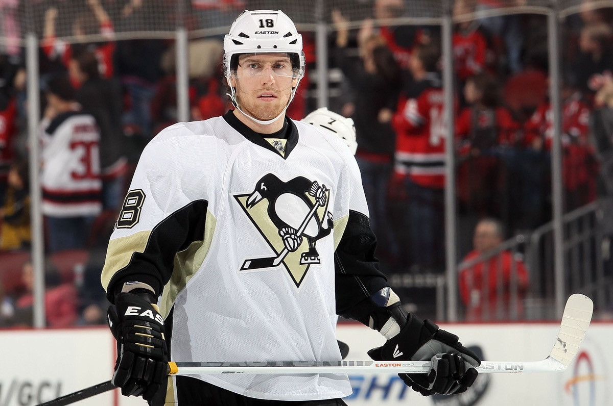NHL Pittsburgh Penguins NHL James Neal #18 Jersey Size US S / EU 44-46 / 1 - 22 Thumbnail