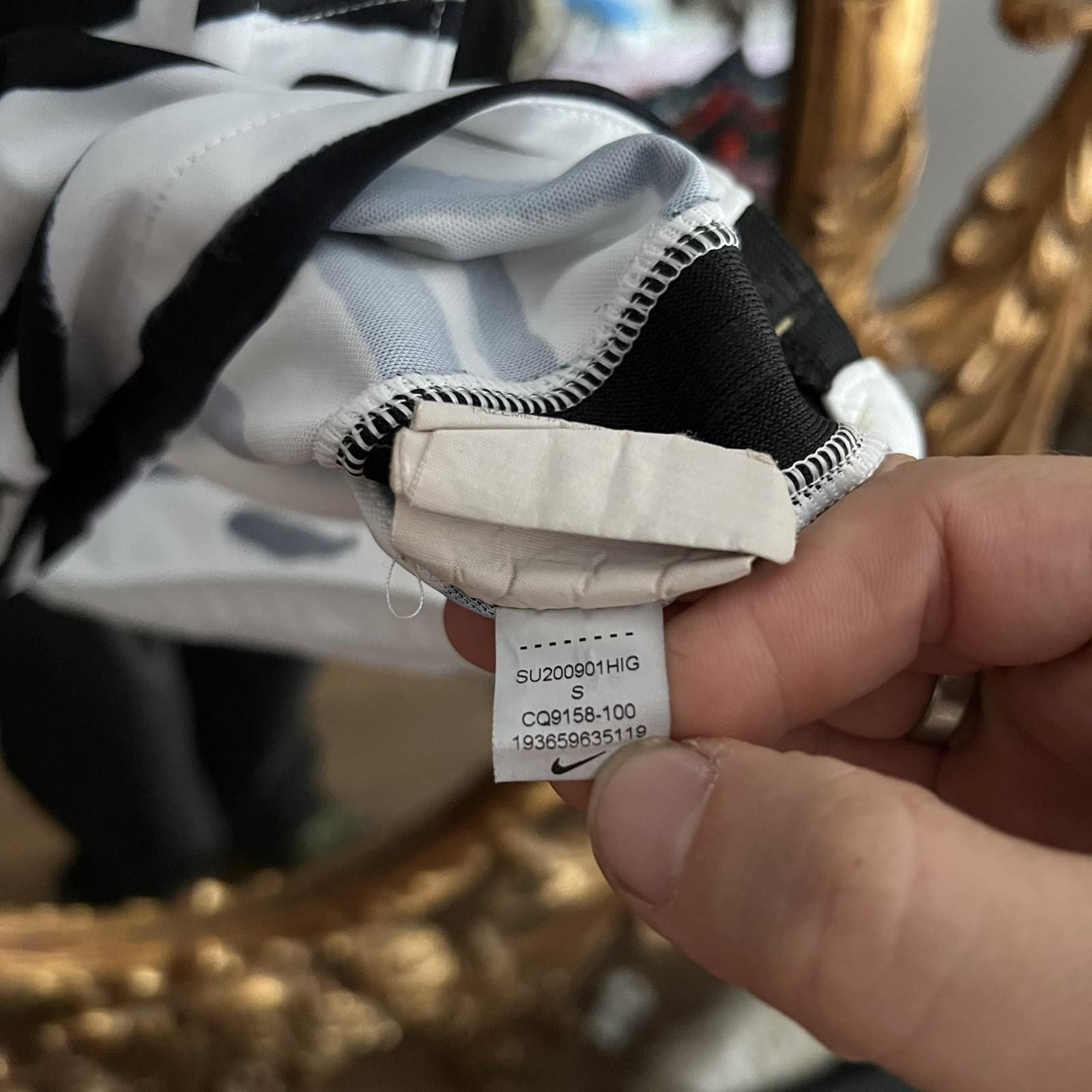 Nike Nike White Korea Zebra Striped Jersey Sz S Size US S / EU 44-46 / 1 - 6 Thumbnail