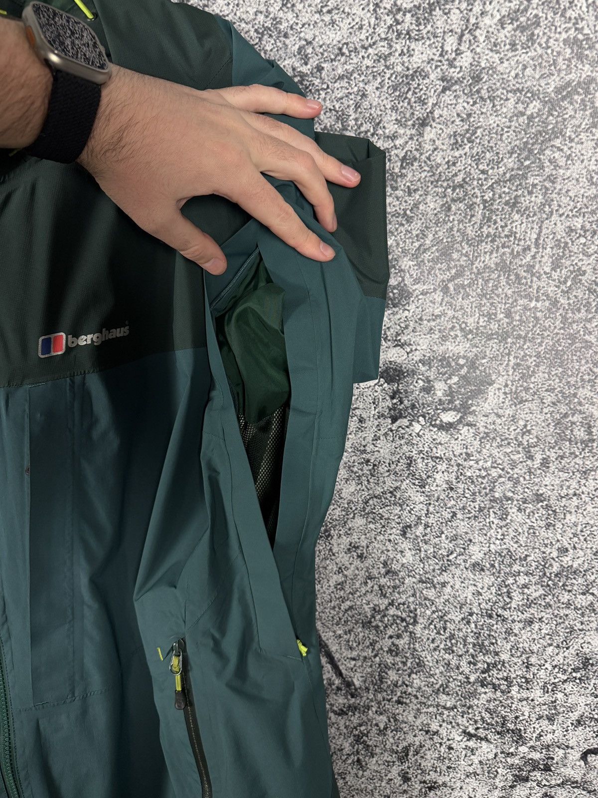 Berghaus Berghaus Gore-Tex Jacket Waterproof Windbreaker Outdoor XXL Size US XXL / EU 58 / 5 - 12 Thumbnail