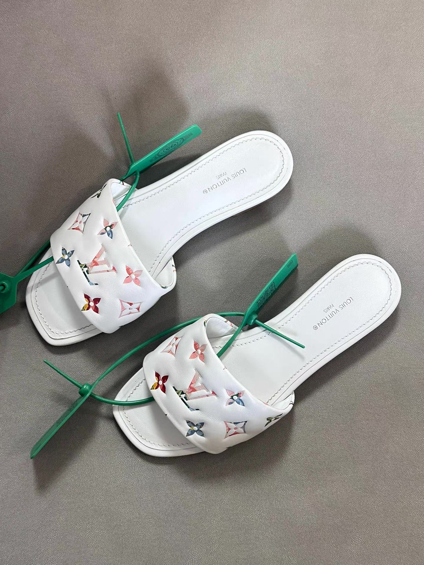 Louis Vuitton Louis Vuitton Revival Slide Ｑ20 Size US 6 / IT 36 - 1 Thumbnail