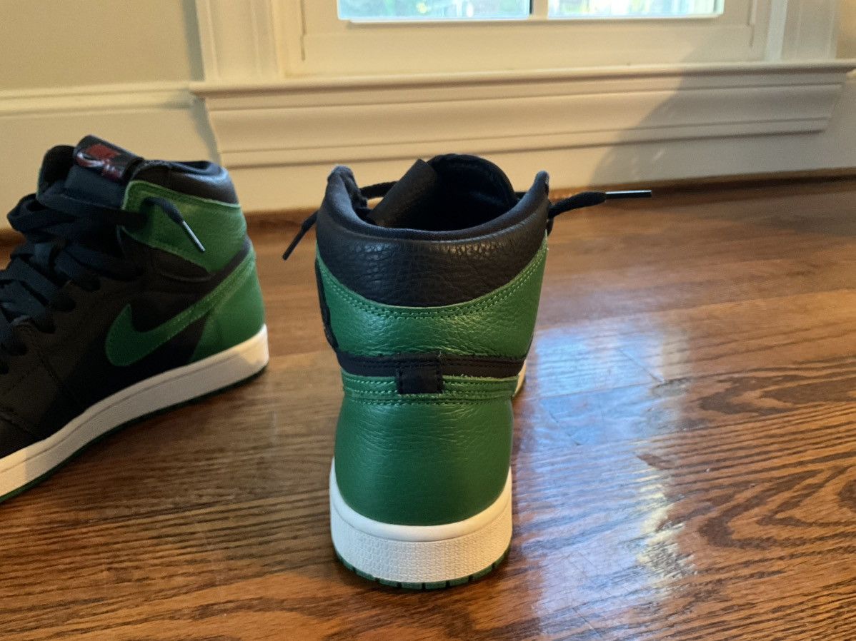 Jordan Brand Jordan 1 Pine Green Size US 9 / EU 42 - 4 Thumbnail