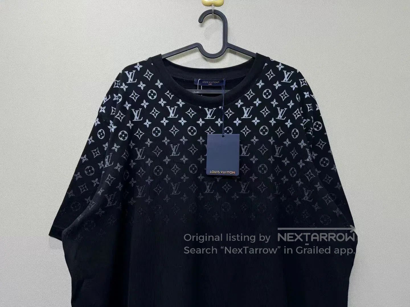 Louis Vuitton louis vuitton black logo gradient short sleeve. Size US L / EU 52-54 / 3 - 2 Thumbnail