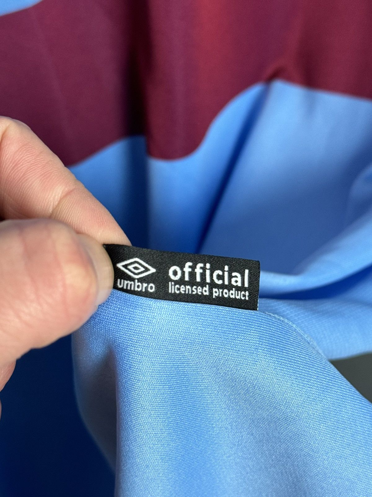 Umbro West Ham United 20/21 Away Football Jersey Size US XL / EU 56 / 4 - 5 Thumbnail