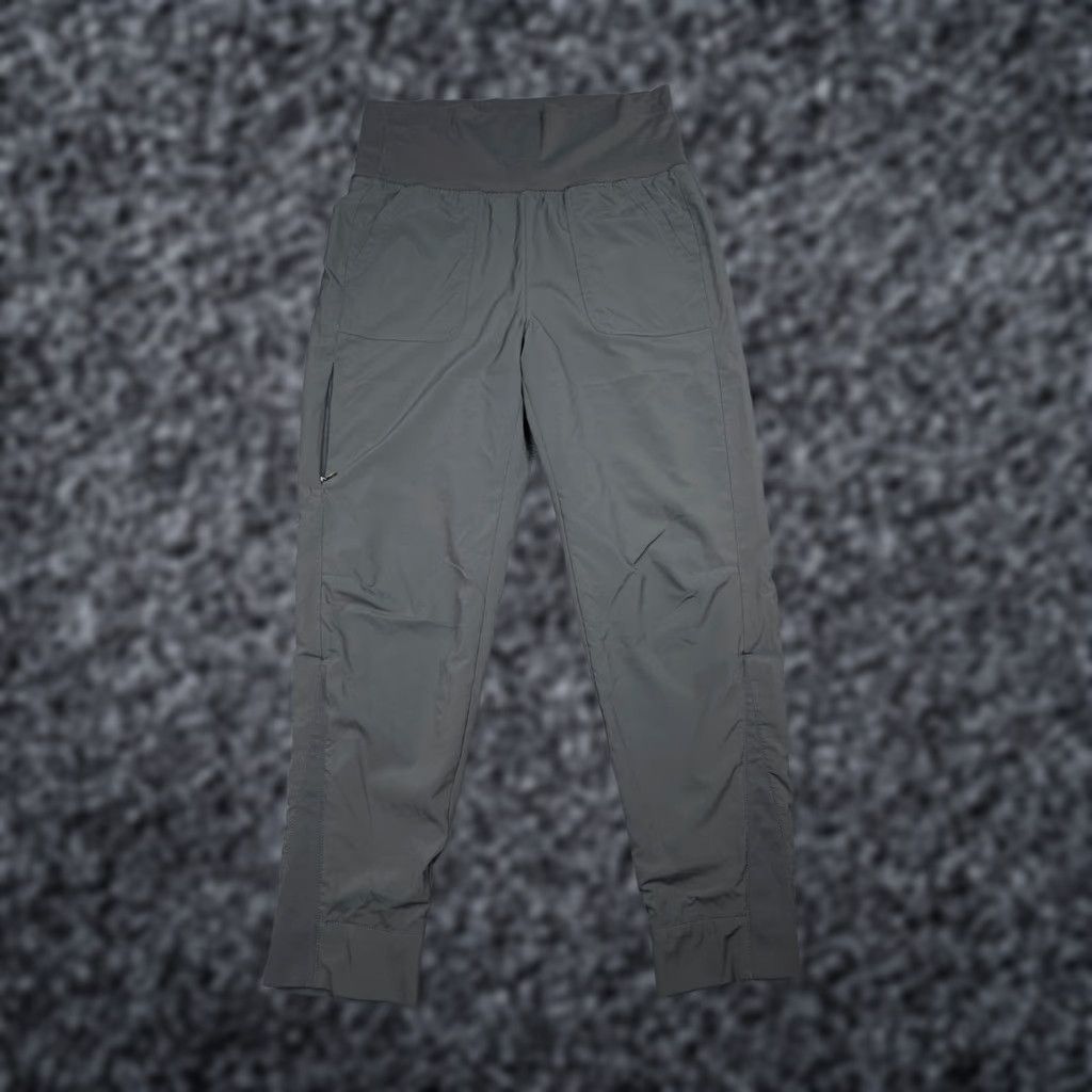 Patagonia Patagonia Pants Women's Medium Gray Lightweight Stretch Jogger Pockets Logo Inseam 27 Tapered Regular Band? Size 32" / US 10 / IT 46 - 1 Thumbnail